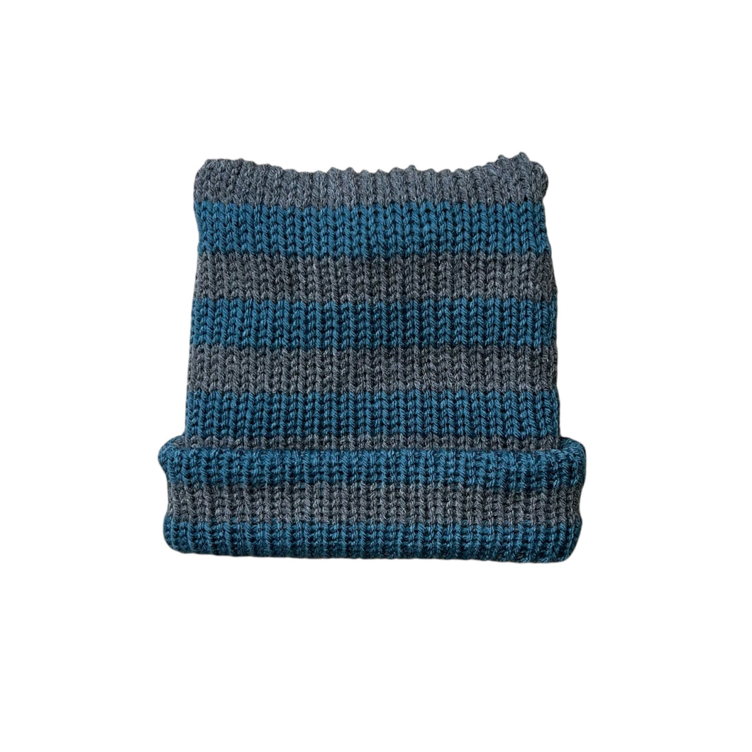 grey/blue cat beanie